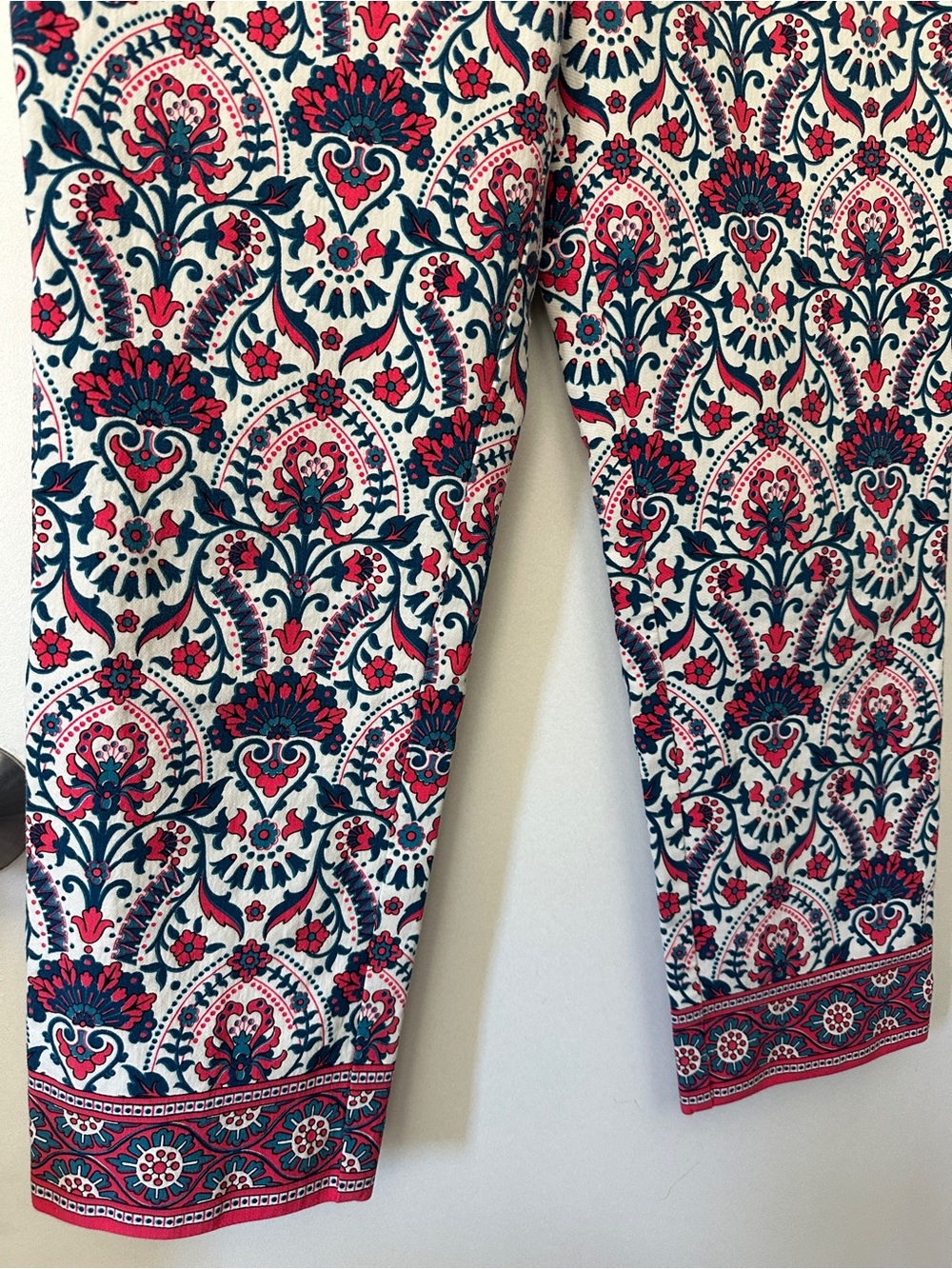 Ann Taylor LOFT Riviera Marisa Cropped Pants Size 8 Pink Navy Paisley Pull-On - Picture 5 of 11